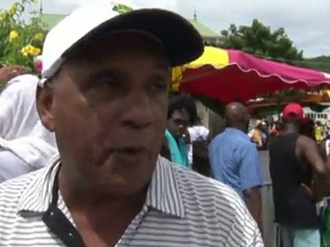 Arrivée de la Première étape du Challenge de l'Espace Sud aux Anses d'Arlet (Tour des Yoles 2011)