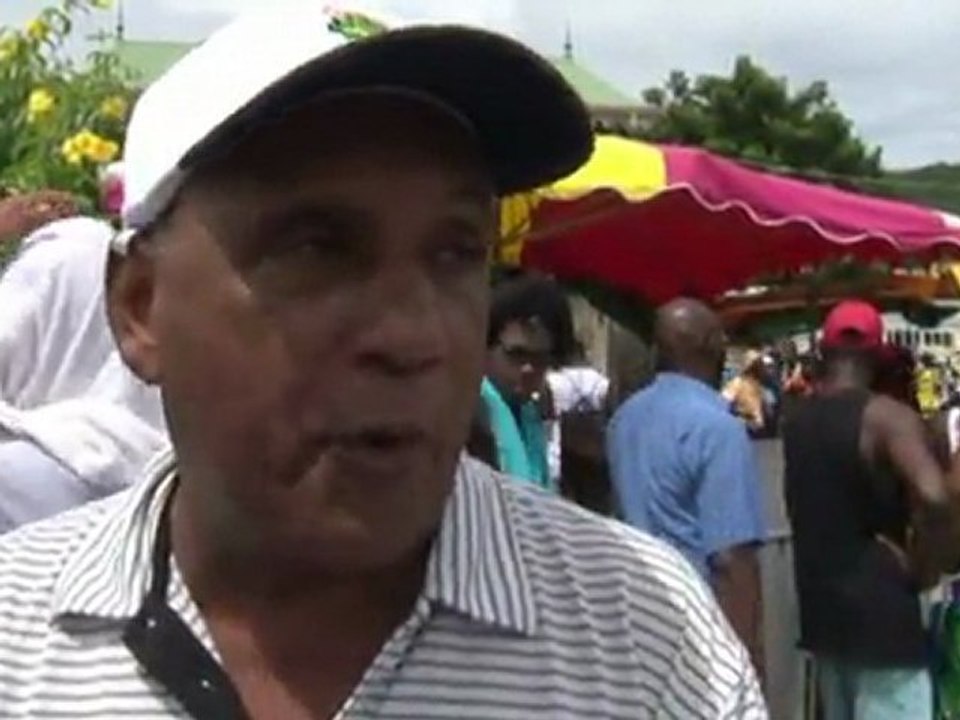 Arrivée de la Première étape du Challenge de l'Espace Sud aux Anses d'Arlet (Tour des Yoles 2011)