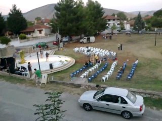 ΠΑΙΔΙΚΗ ΘΕΑΤΡΙΚΗ ΠΑΡΑΣΤΑΣΗ ΣΤΗΝ ΠΕΤΡΙΝΗ ΒΡΥΣΗ.