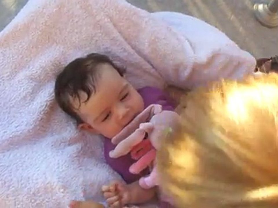 Ma poupette, ses doudous ... et son frère - 13.08.2011