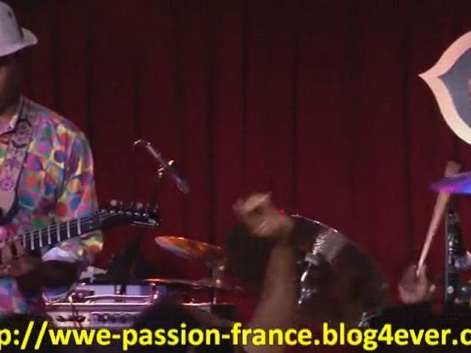 Living Colour - Cult Of Personality (Live)