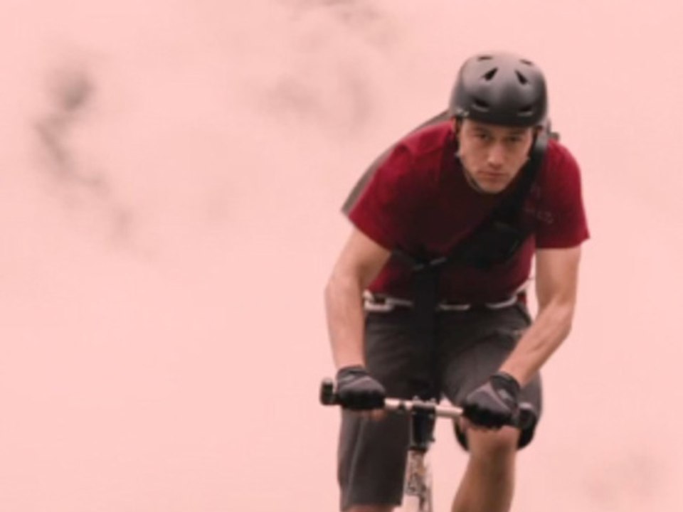 Premium Rush - Gordon-Levitt lleva un paquete caliente