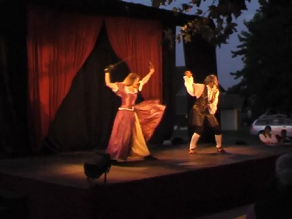combats d'escrime du spectacle"Le défi d'Isabel"