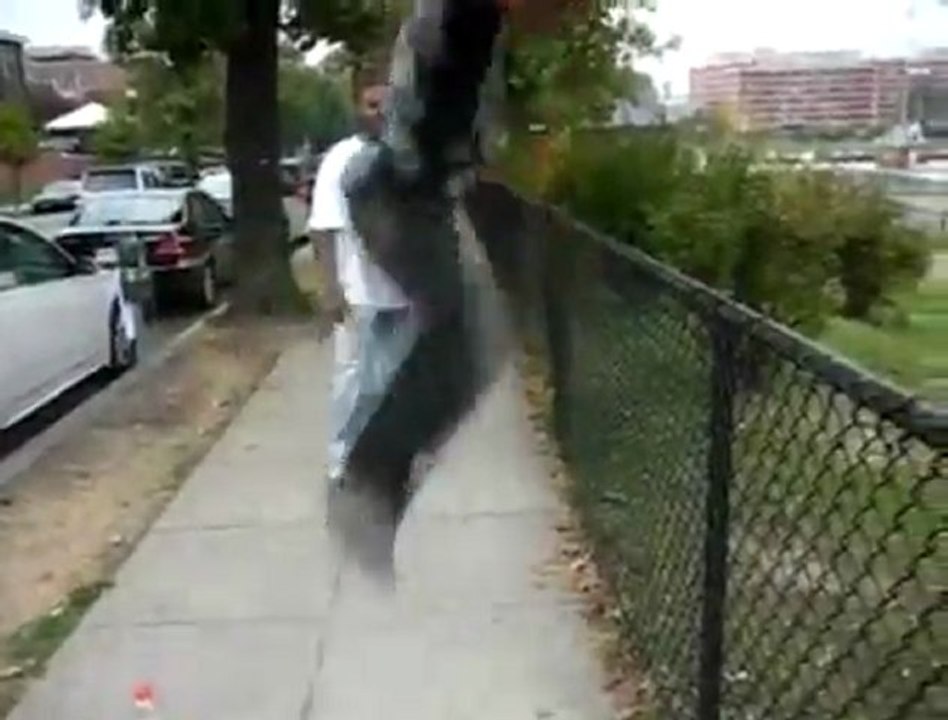 Sprung auf den Zaun Fail