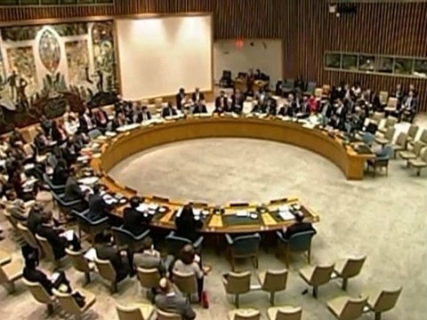 Gaddafi loyalists hold out