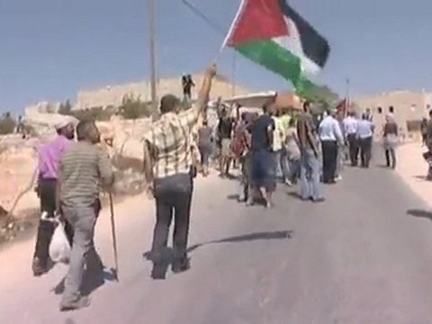 Palestinians clash with Israeli soldiers