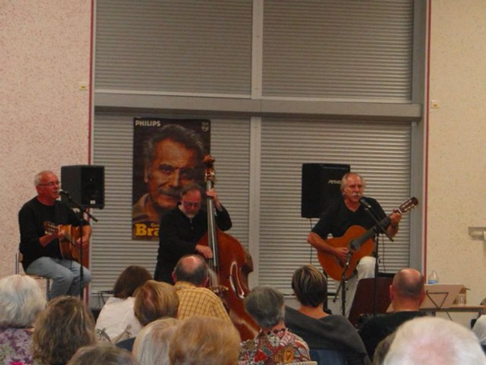 Brassens soirée 16 sept 2011 animée par "les mots qui réveillent" et "les passeurs de notes"