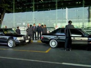 Elephant.White.2011_clip3