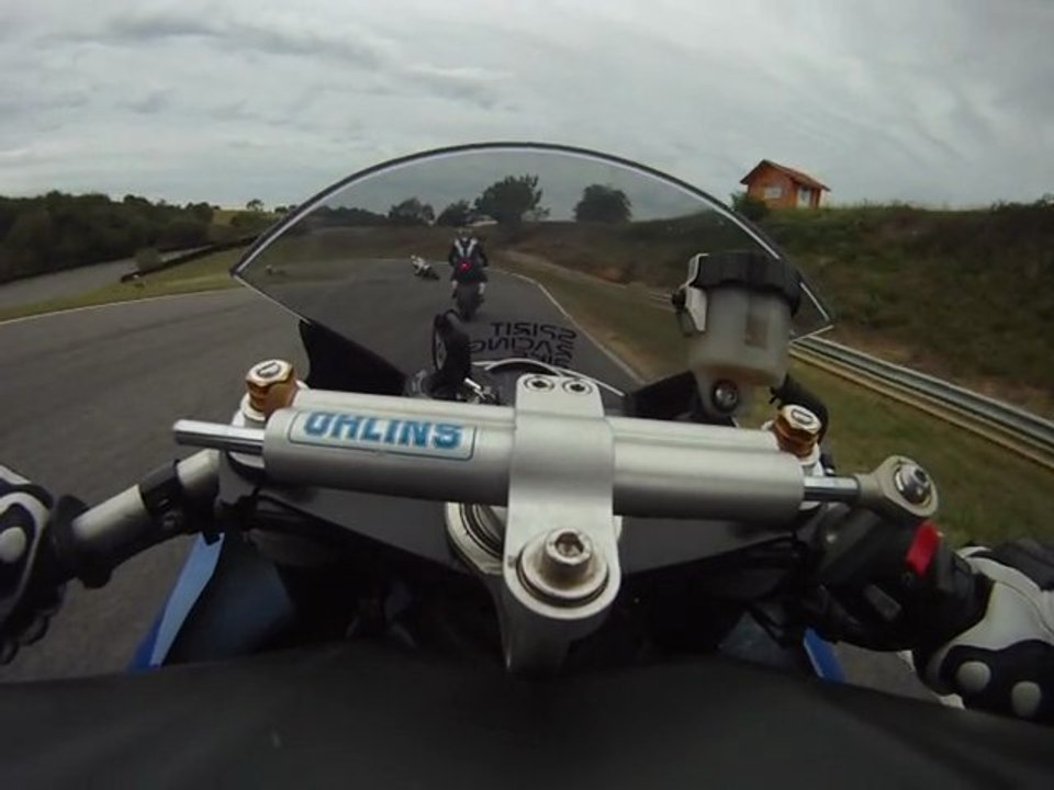 Gilles R6 MSCB PAU-ARNOS cat moyen-confirmé Session 3 FirstOnTrack 11-Sep-2011