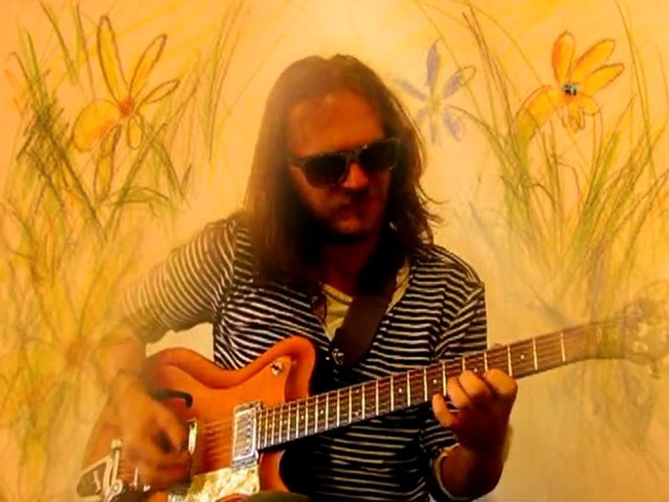 Flight of the Bumblebee /Nikolai Rimsky Korsakov/ - guitar classical version by Peter Luha