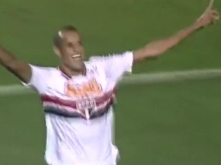 À 39 ans, Rivaldo régale encore !
