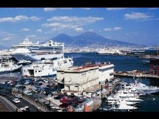 Télécharger la video: Napoli - La città della vela