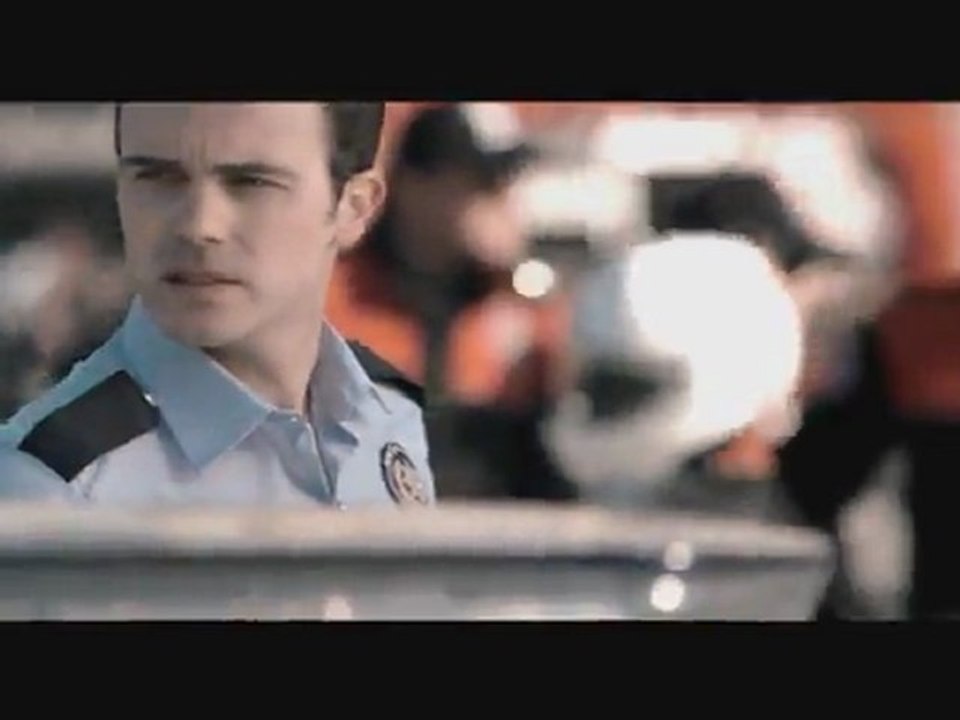 Ziynet Sali Bize Yeter Polis Klibi