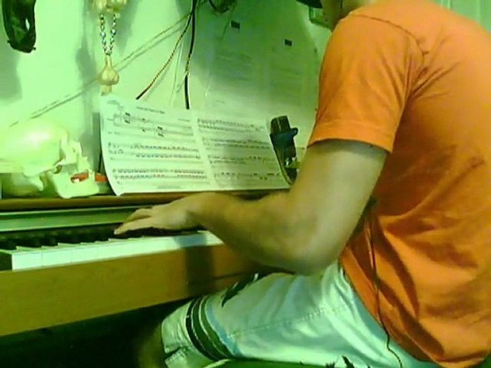 Improv to Halo 3 Theme "The Unforgotten" by: Chris Luizzi