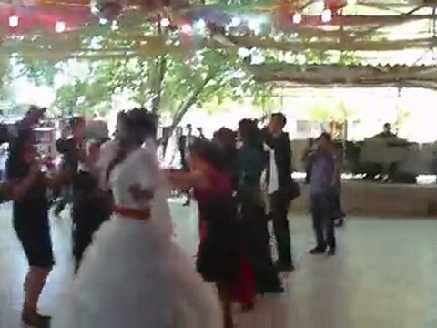 MELAHAT İLE AKIN GİRİŞ DANS