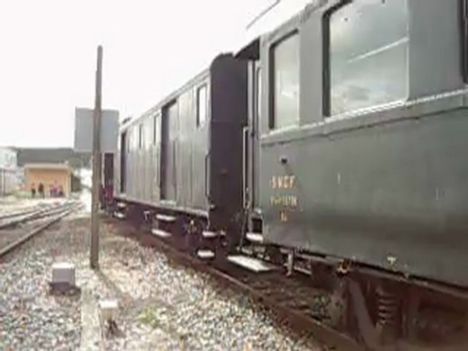 141 TD 740 SNCF au depart de Longueville - 09-2011