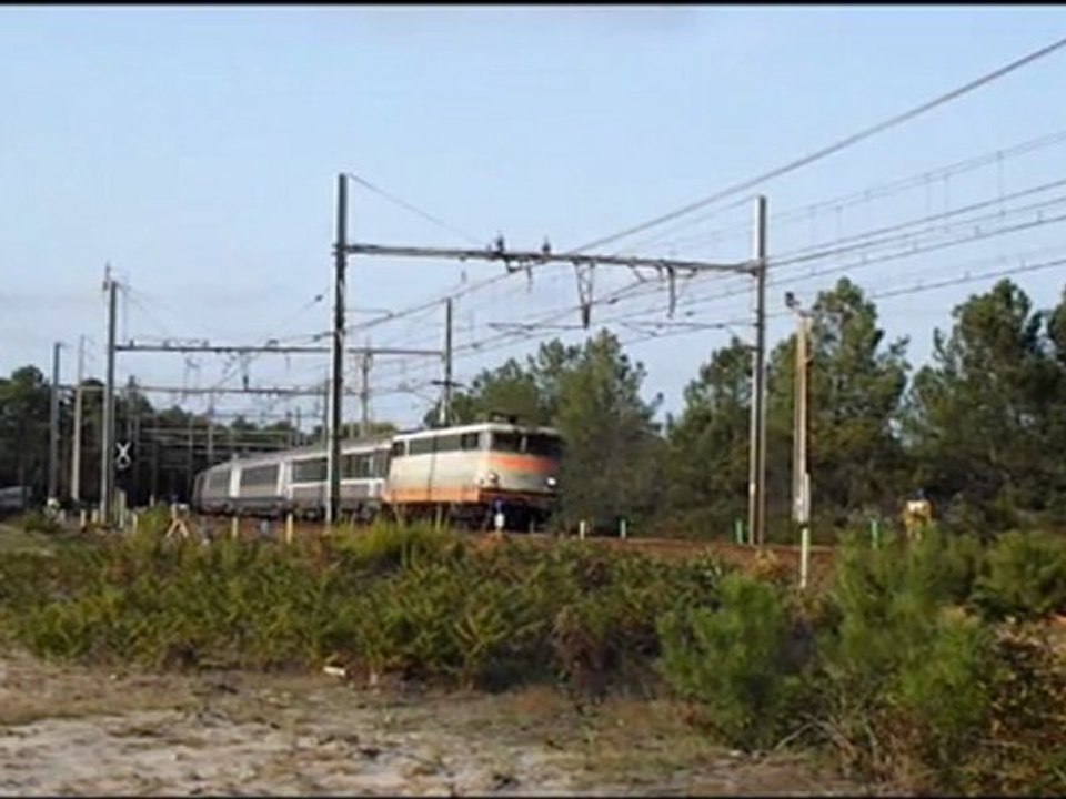 BB-9309 avec son TER Bordeaux-Hendaye à Lamothe