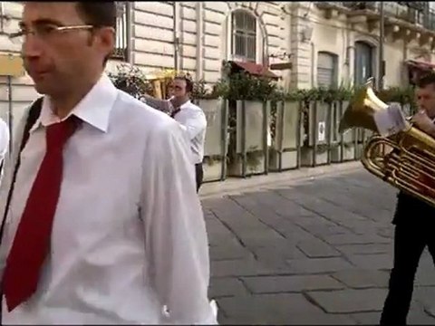 Festa Patronale di Andria 2011- il passaggio della banda a Piazza Catuma