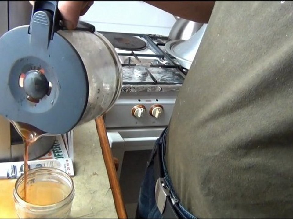 Bref, j'ai écris une série qui avait un air de..... bref 'La chronique sans aucun sens " parodie de la vie d'un chomeur celibataire..