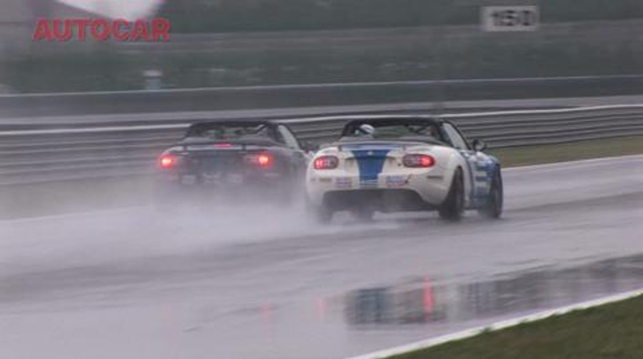 Mazda MX-5 enduro race