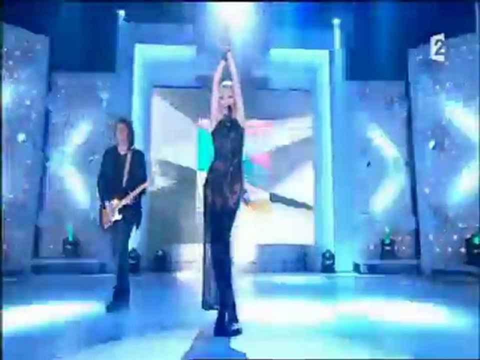 Amanda Lear | La Bete et La Belle (TV performance at Vivement Dimanche - France 2)