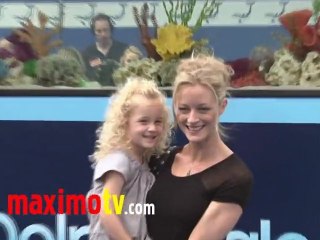 Teri Polo at DOLPHIN TALE 3D World Premiere Arrivals