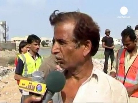 Attentato a Karachi, almeno 8 morti. Rivendicano i taleban