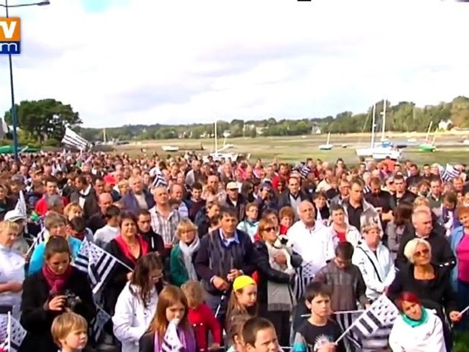 Algues vertes : manif et contre-manif à Fouesnant