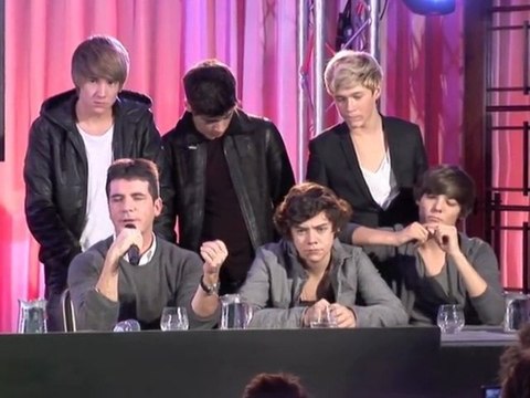 One Direction Land First Number One Single