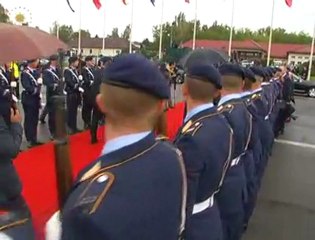 Sn. Gül'ün uçağı Alman Hava Kuvvetleri’ne bağlı askerî uçaklar tarafından karşılandı.