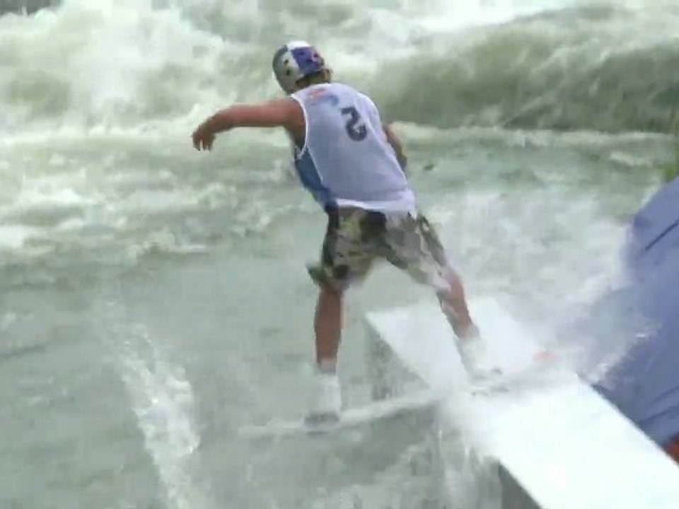 Wakeboard insolite : du treuil sur une rivière artificielle de kayak !