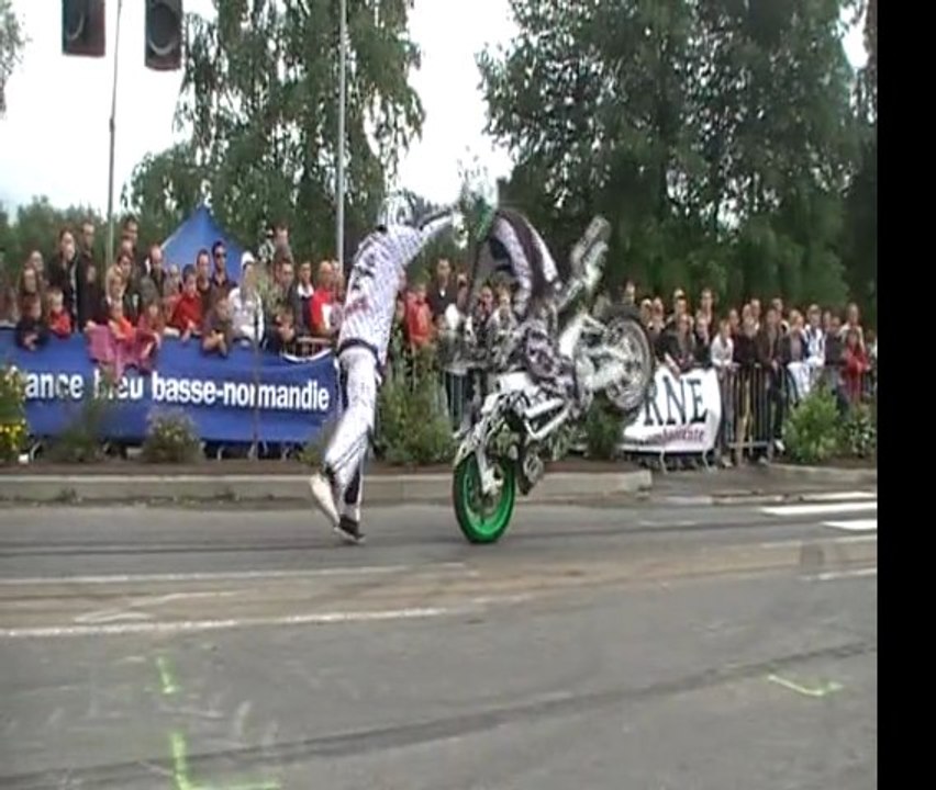 Acrobike's 22 MOTO+QUAD+VELO TRIAL Stunt Show La Ferrière 2011