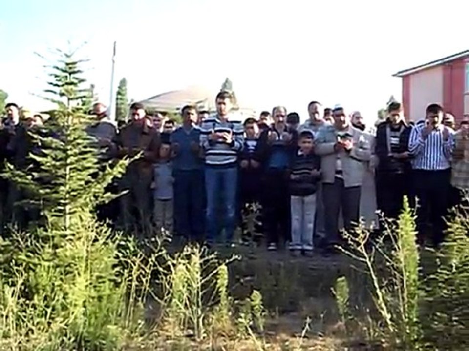 Köyümüzde Bayram Sabahı (30 Ağustos 2011 Salı, 7:23:54)