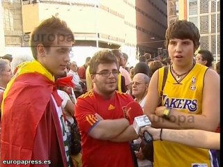 Download Video: Los aficionados reciben a los campeones del Eurobasket