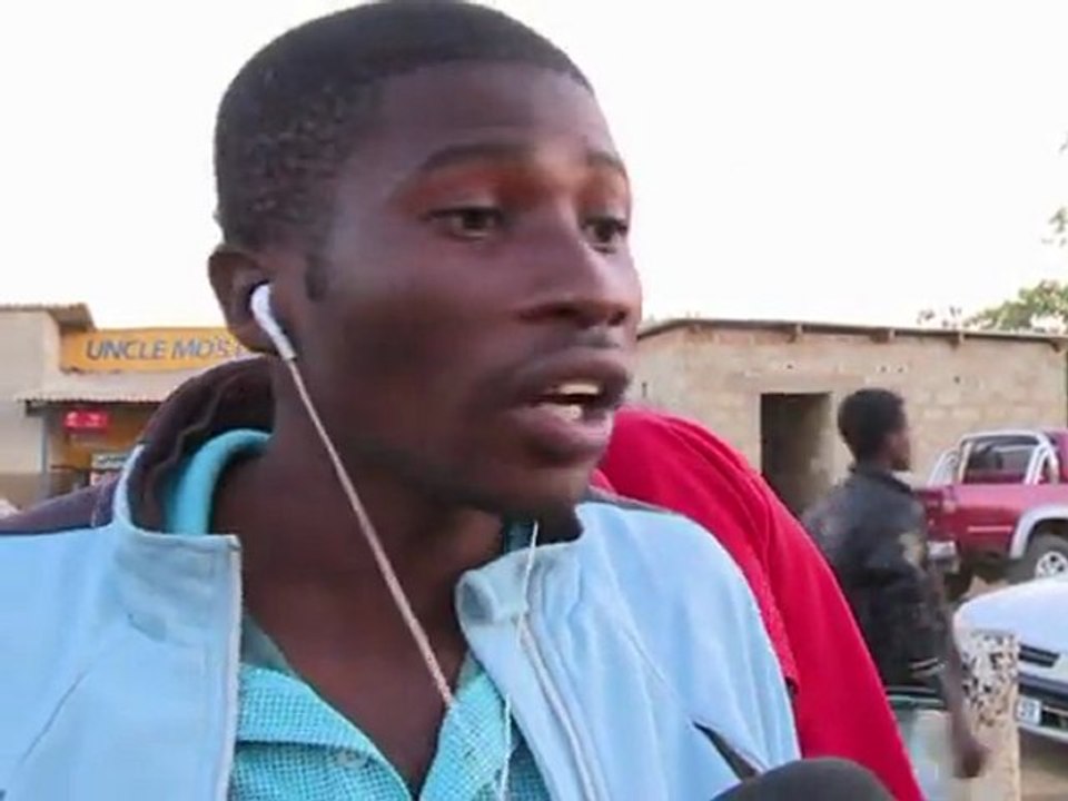 Zambians vote in tight elections