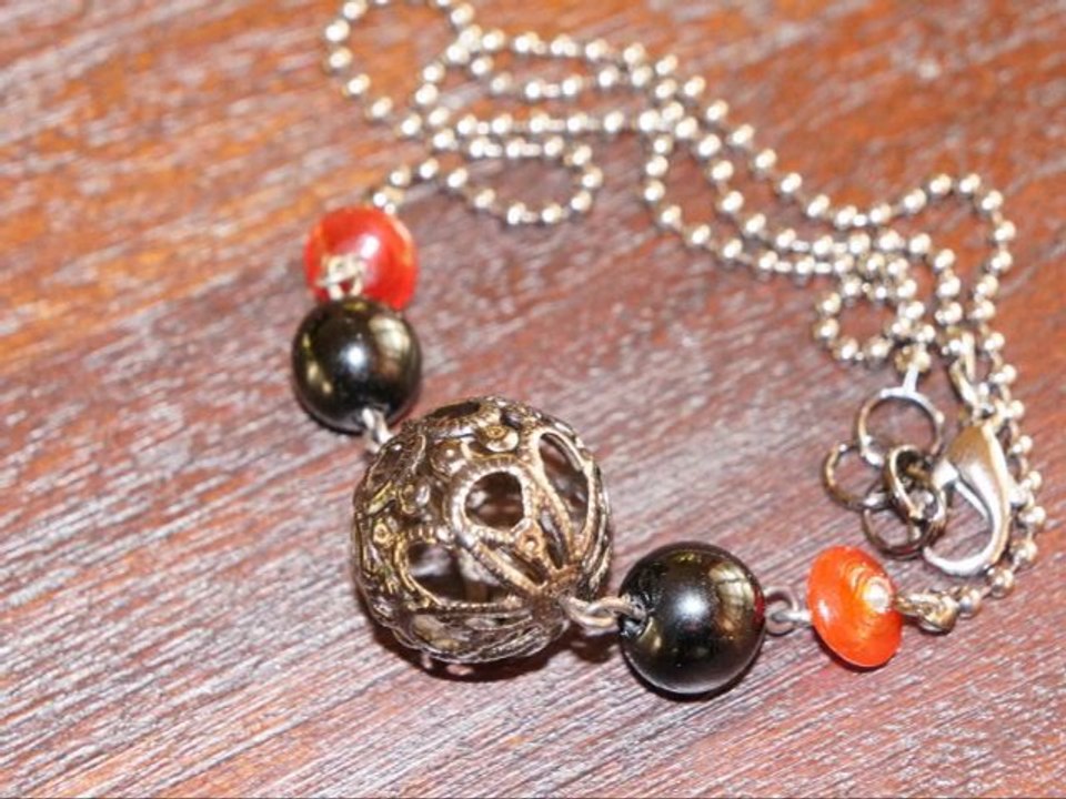 Collier noir/gris/rouge