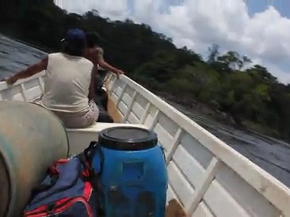 Passage de Saut en pirogue sur l'Oyapock - Guyane