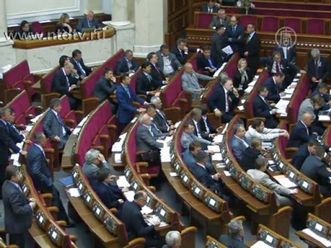 В Украинский парламент пройдет меньше партий