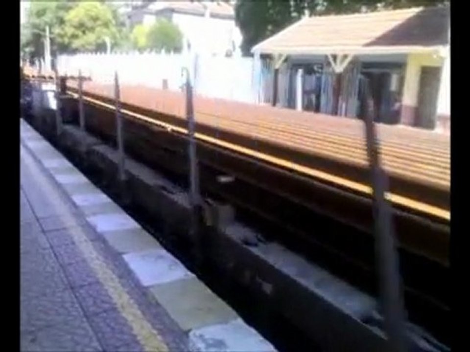 18.09.2011 Kızıltoprak İstasyonu DE 24155 Lokonun çektiği yük treni