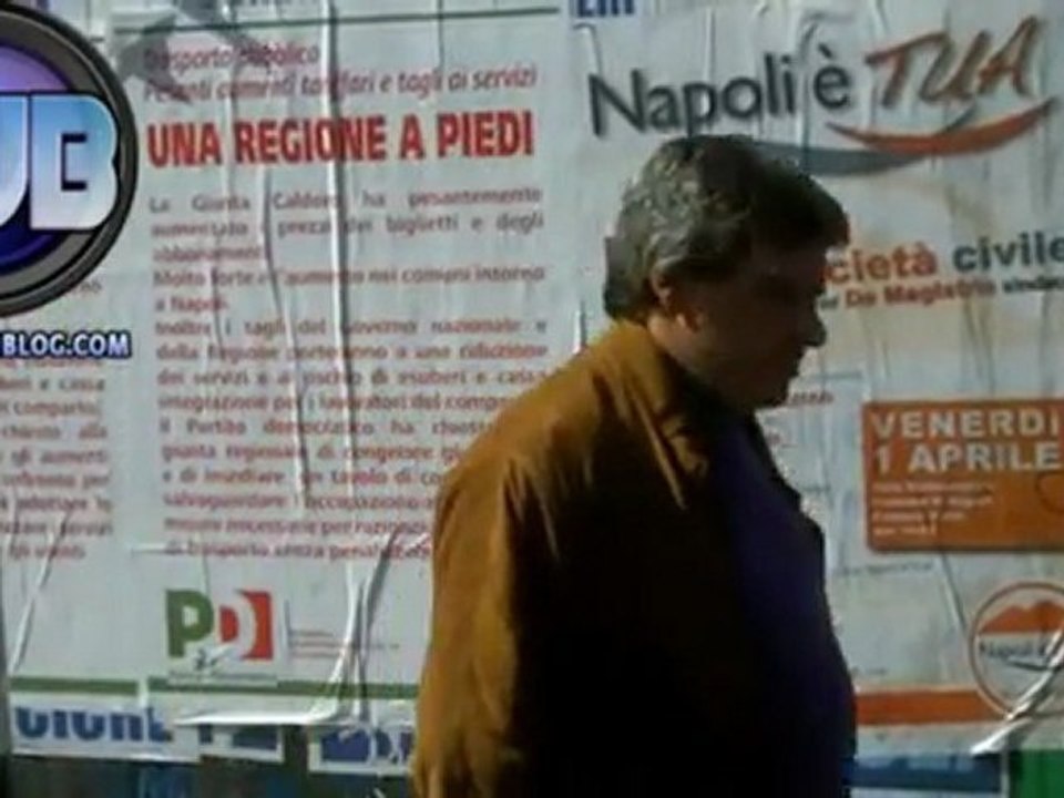 Idv, Repubblicani, Pd e Pdl imbrattano Napoli - Manifesti Abusivi