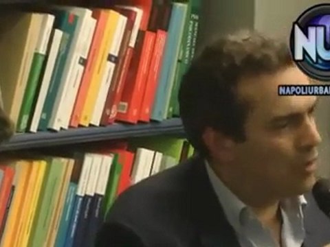 Luigi De Magistris presentazione libro La costituzione e noi