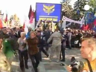 Veteranos de Afganistán intentan asaltar el parlamento...