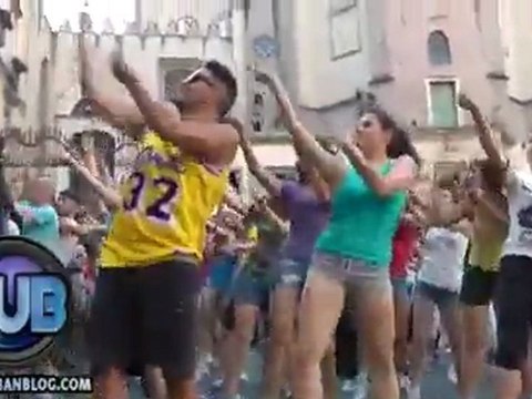 Flash mob Il ballo del PorPonPof - Piazza San Domenico Maggiore
