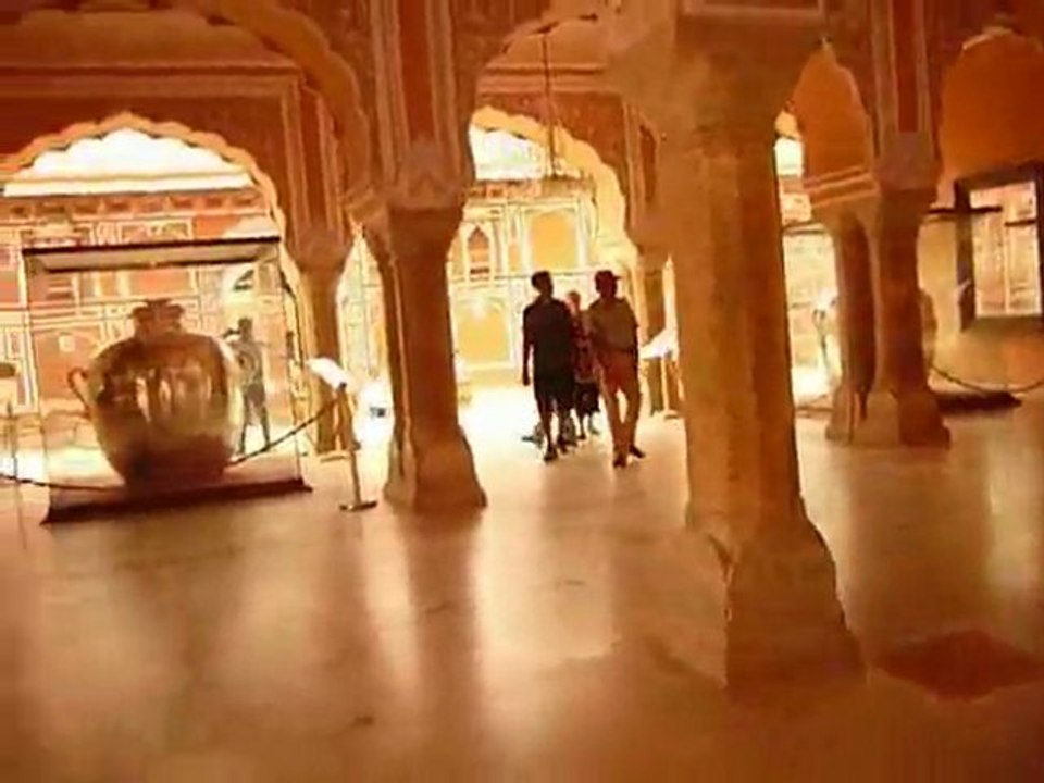 INDE JAIPUR.... LA VACHE...