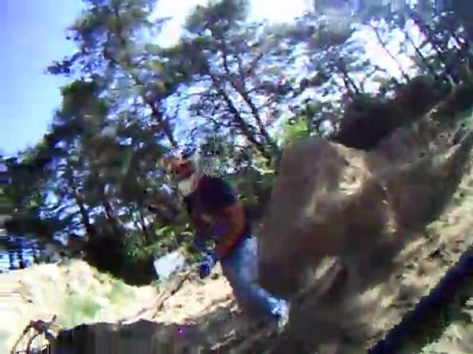 Remi fait du champs de bosses...