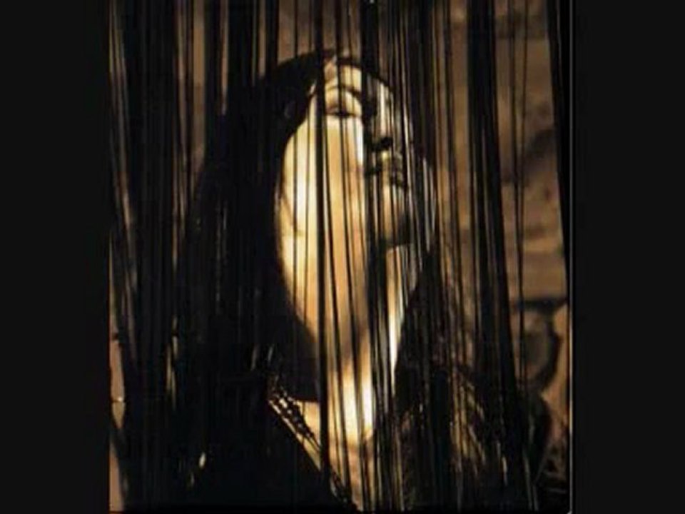 SİMGE BAĞDATLI -YAŞAMADIN SEN www.tiklacom.com, Sesli Sohbet, Müzik, Klip, Video, Eğlence, DrSozdar