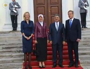 Cumhurbaşkanı Gül, Almanya'da resmi törenle karşılandı