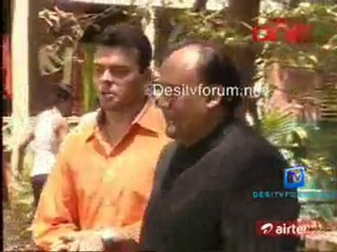 Woh Rehne Wali Mehlon Ki - 22nd September 2011 - Part1