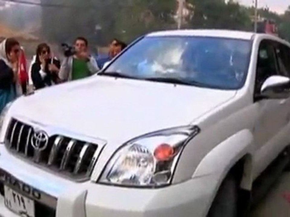 U.S. hikers released from Iranian jail