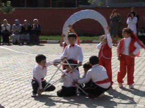 ilköğretim haftası istiklal özen ilköğretim okulu bahçesinde kutlandı 21.09.2011